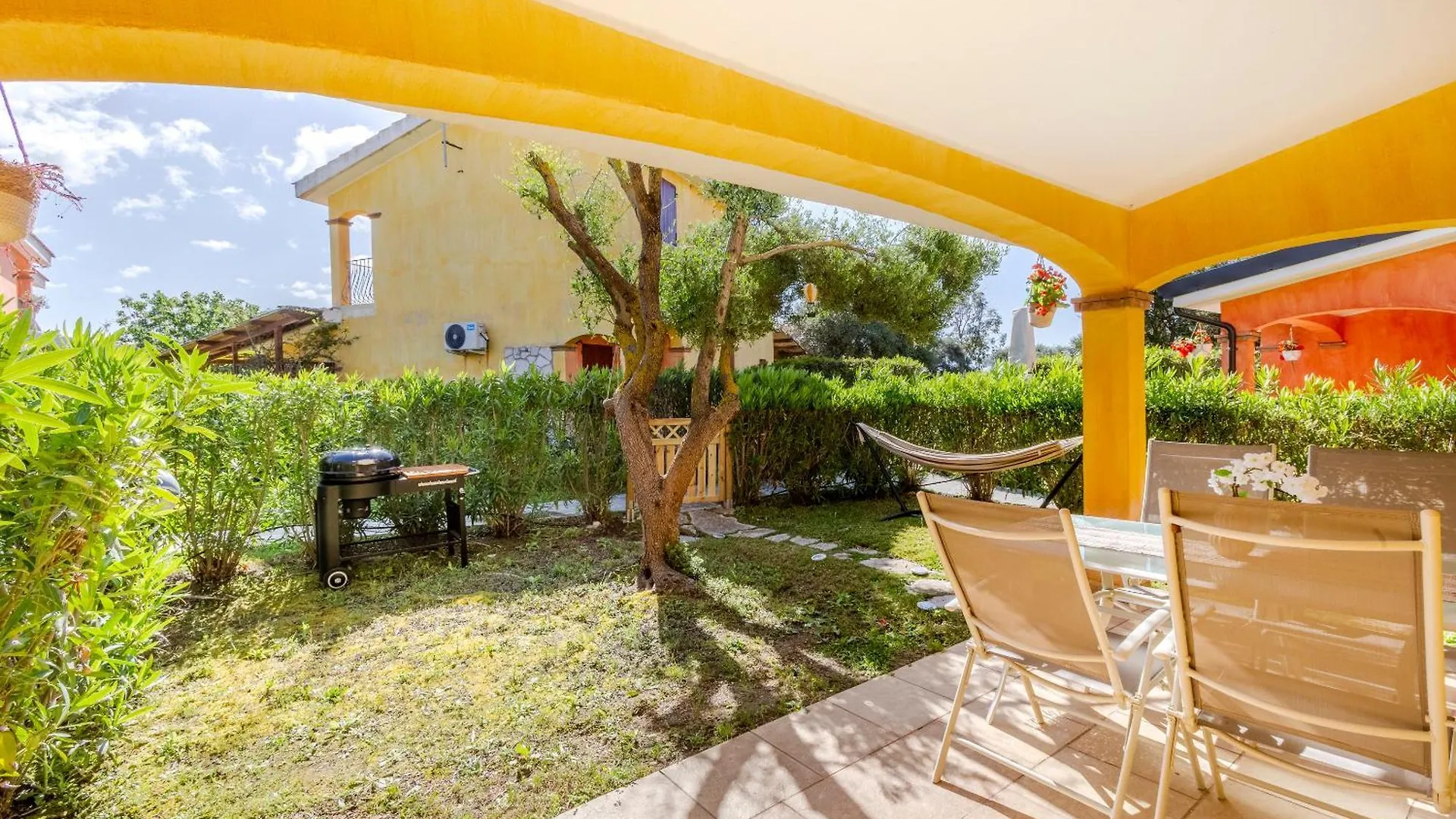 Villa Emerald Private Compound Swimming Pool Sant'Anna Arresi