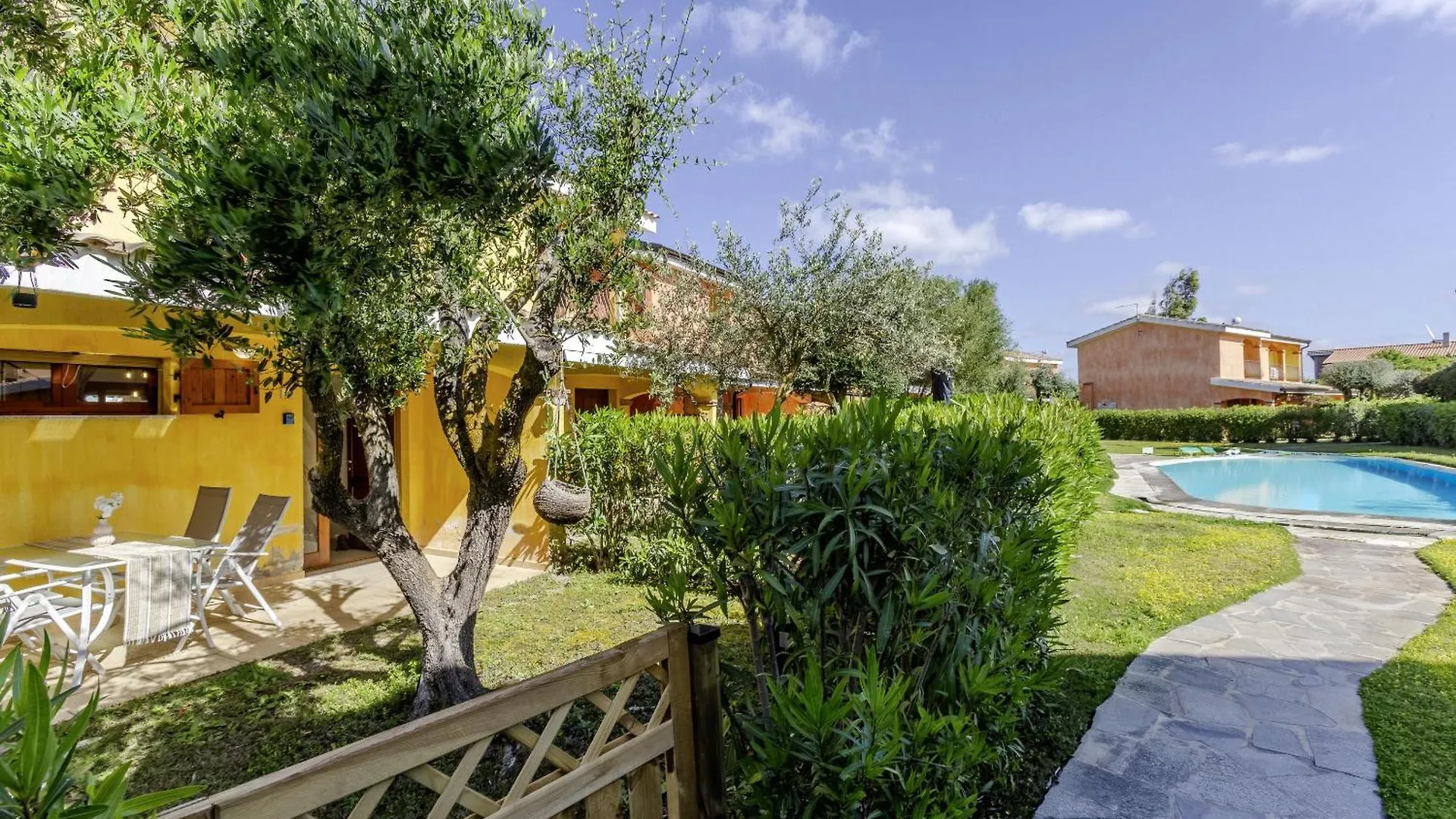 Villa Emerald Private Compound Swimming Pool Sant'Anna Arresi